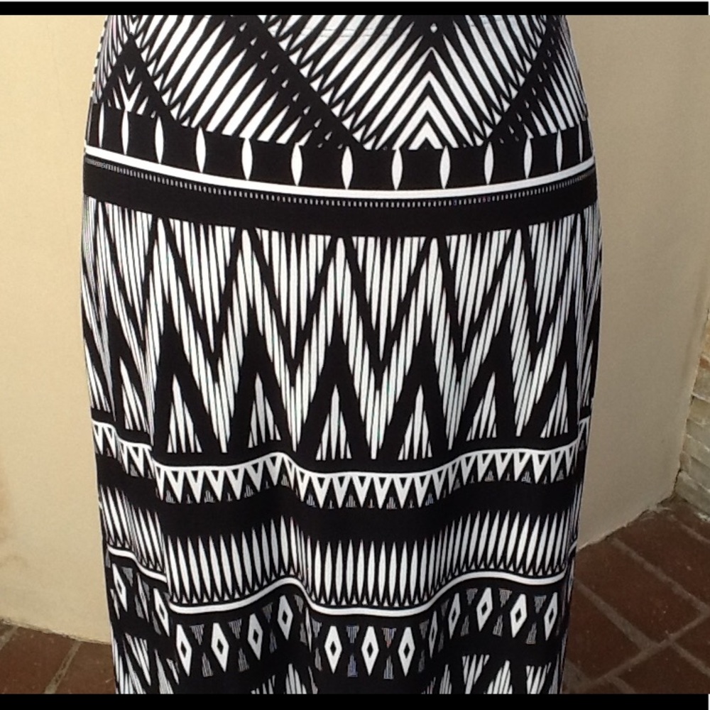 NWT Chico’s Black and White maxi skirt, size O - Picture 3 of 5